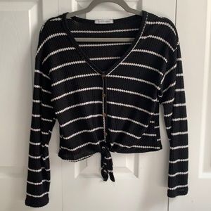 Black & white stripe long sleeve crop top